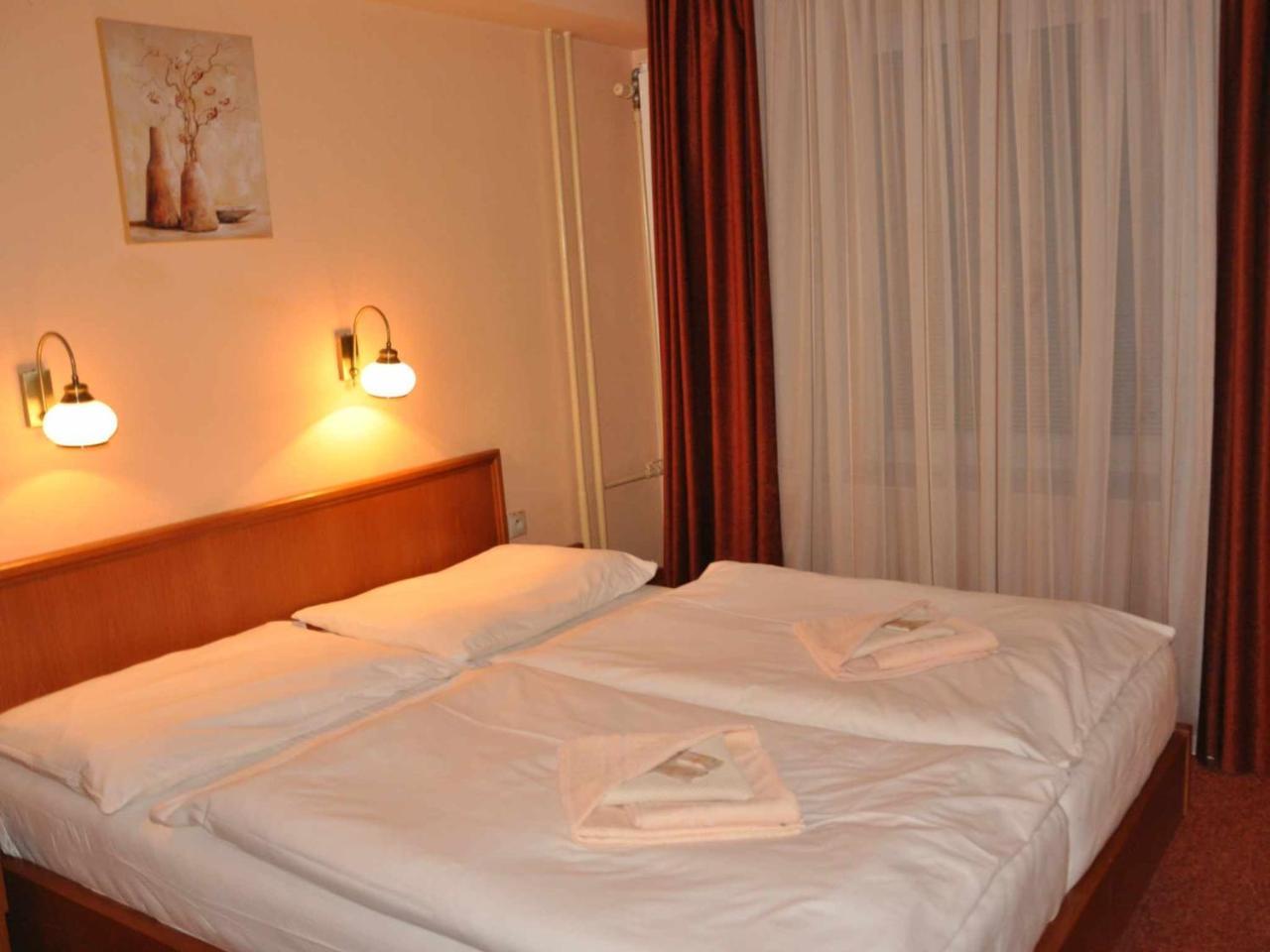 Hotel Pramen - Sivek Hotels 杜丁西 外观 照片